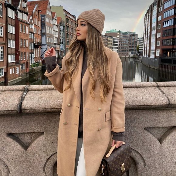 Zara Wool Blend Coat with Gold Buttons - Picture 2 of 13